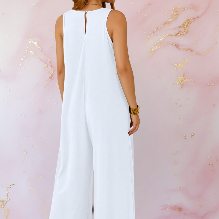 Wendy Comfortable jumpsuit with V-neck and wide legs