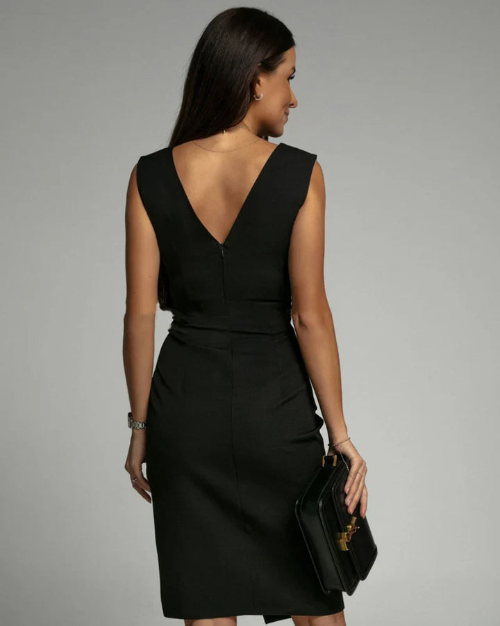 Fresia Fitted Dress with V-Neckline and Slit